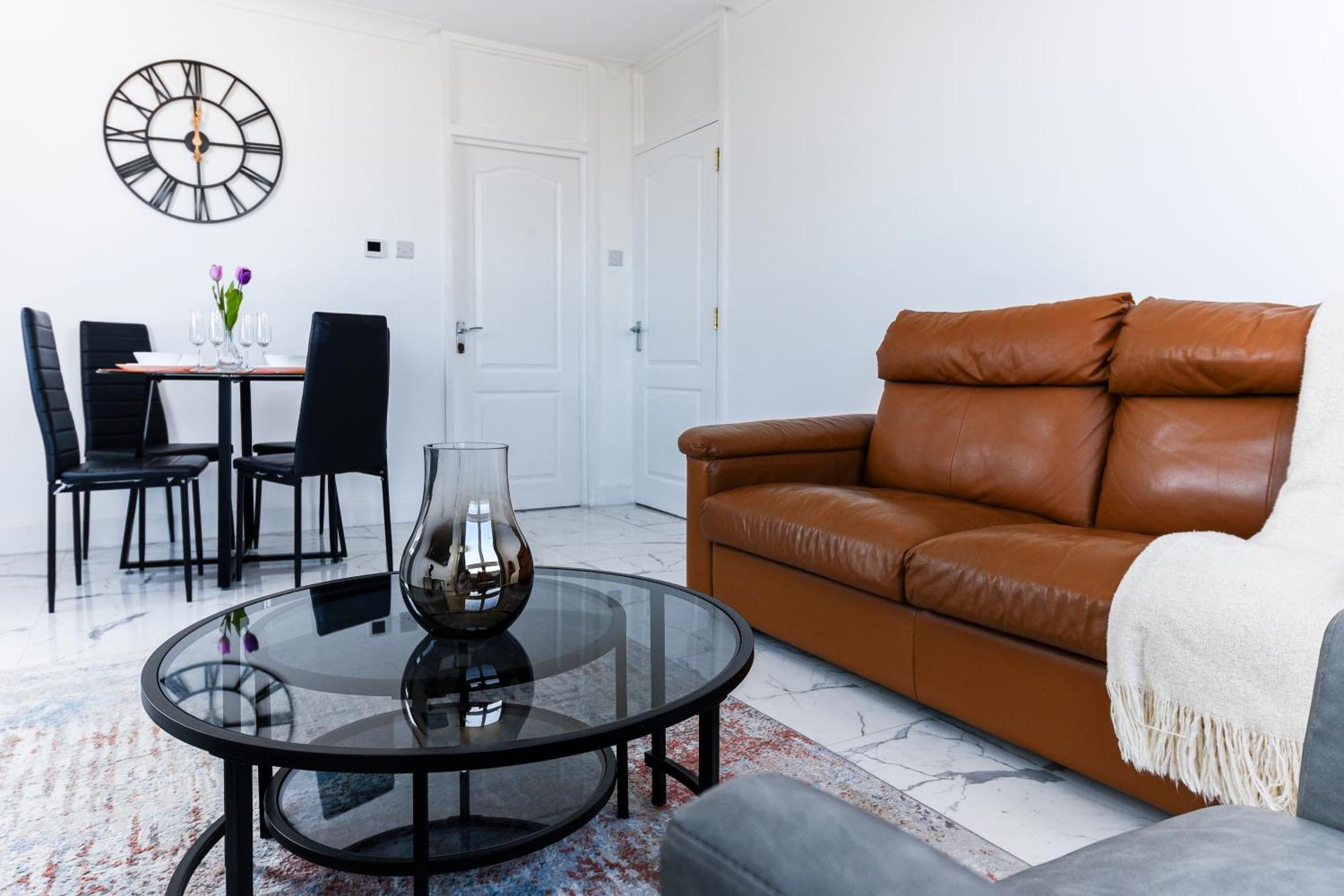 Hyde Park Marble-arch Selection *